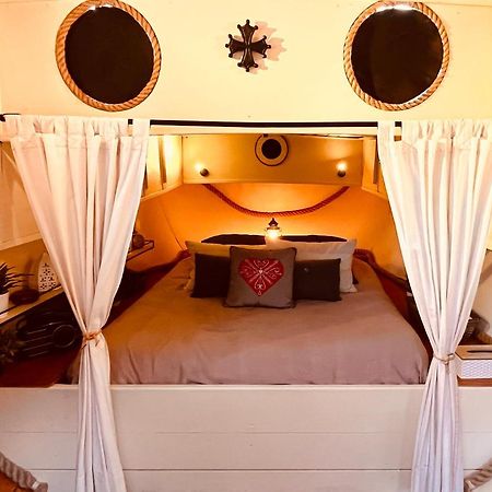 Hotel Tres Jolie Peniche A Louer Hédé Esterno foto